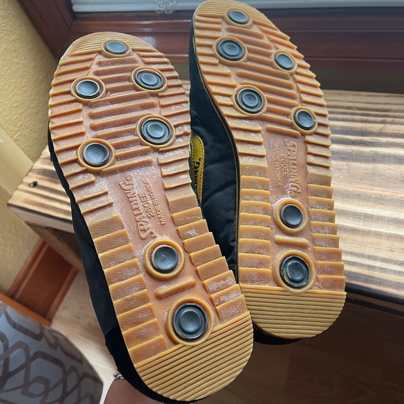 Vintage Deadstock Spalding Black and Yellow Sneakers Retro Design - Picture 4 of 6